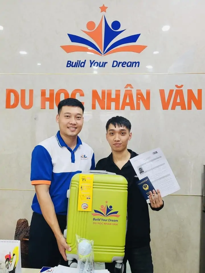 Niềm vui khi học viên nhận Visa du học Hàn Quốc tại Nhân Văn